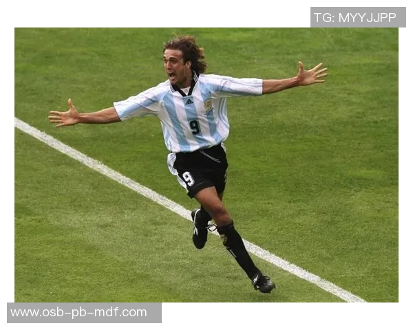 足球历史上最具影响力的球星是谁 如何评估他们的成就与遗产